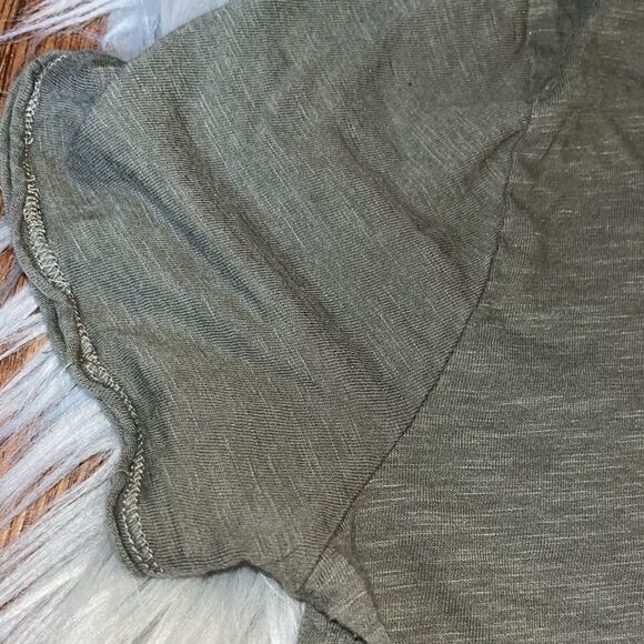 Abercrombie & Fitch Sage Green V-Neck Tee - Picture 2 of 4